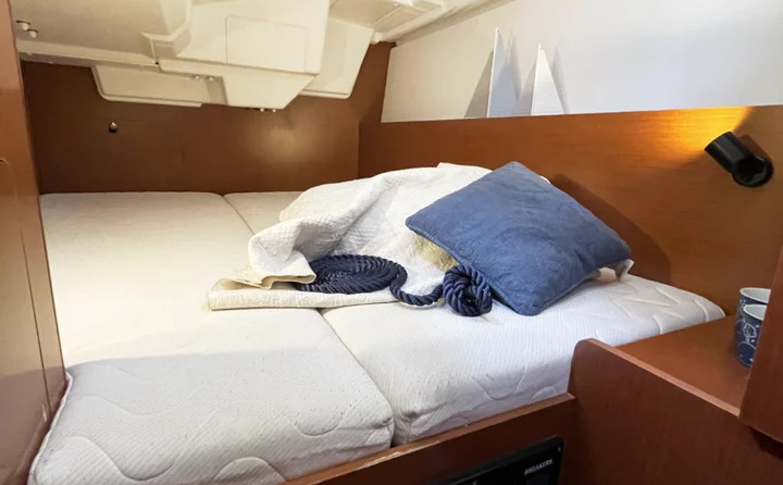 Beneteau Oceanis 35.1