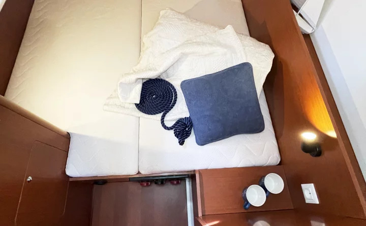 Beneteau Oceanis 35.1