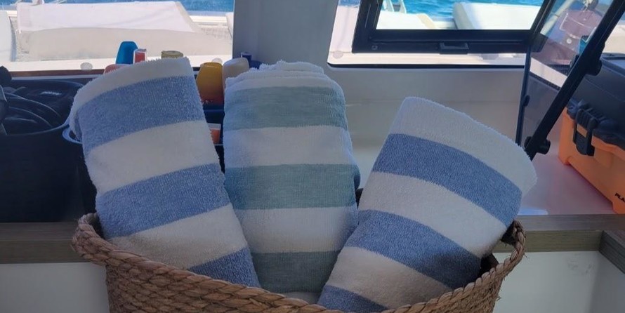 Fountaine Pajot Lucia 40