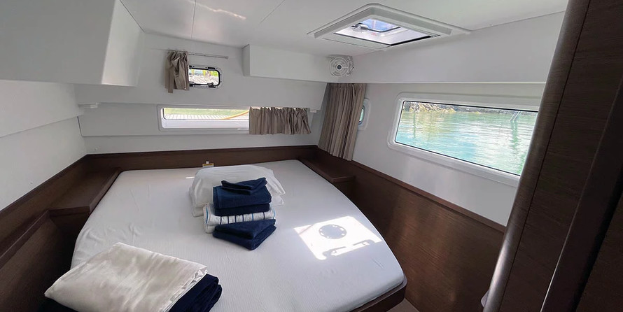Lagoon 42 - 4 + 2 cab.