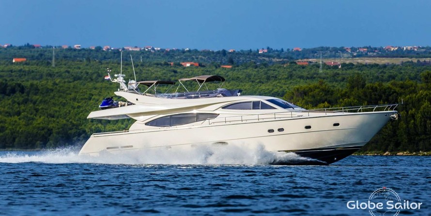 Ferretti 760