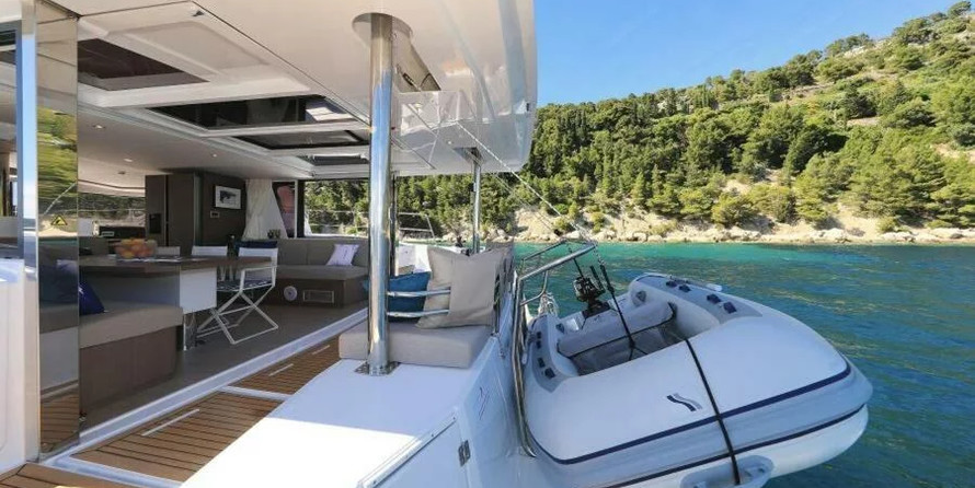 Bali 4.6 - 5 + 1 cab.