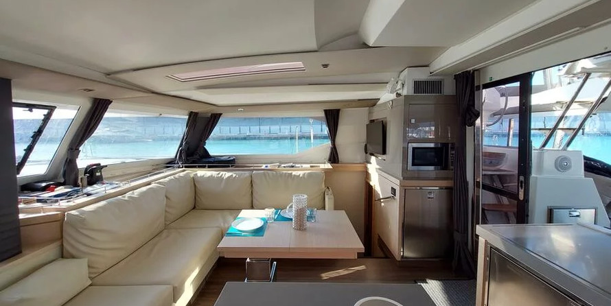 Fountaine Pajot Saona 47