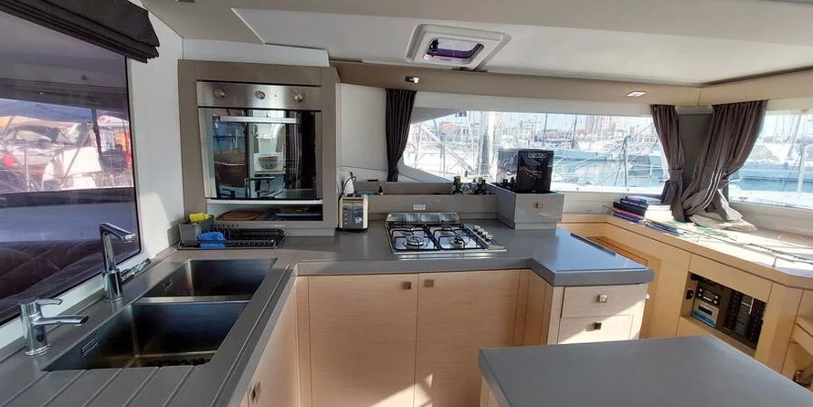 Fountaine Pajot Saona 47