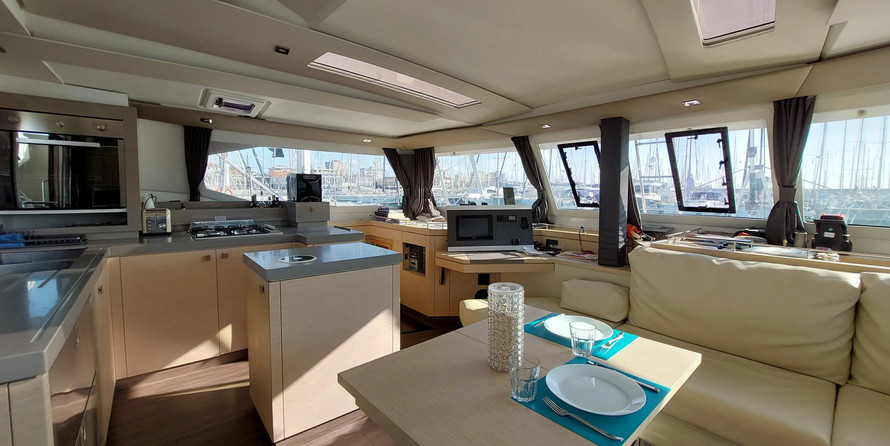 Fountaine Pajot Saona 47