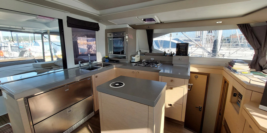 Fountaine Pajot Saona 47