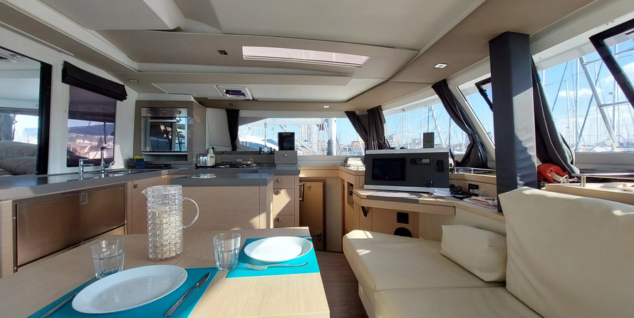 Fountaine Pajot Saona 47