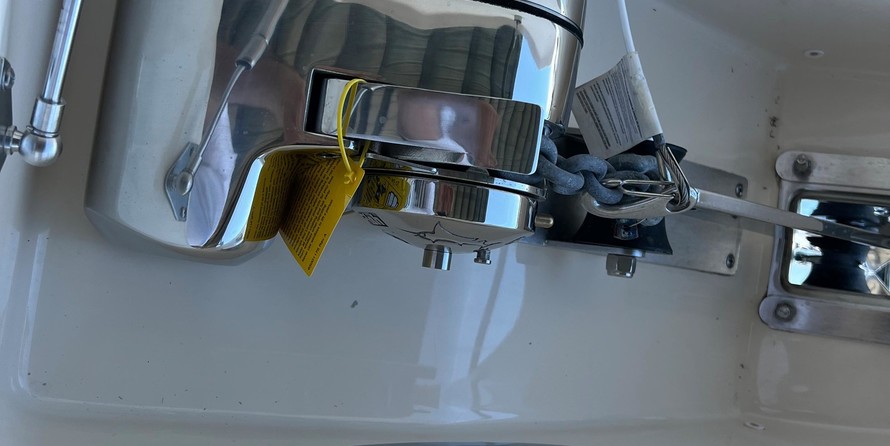 Grady-White Freedom 375