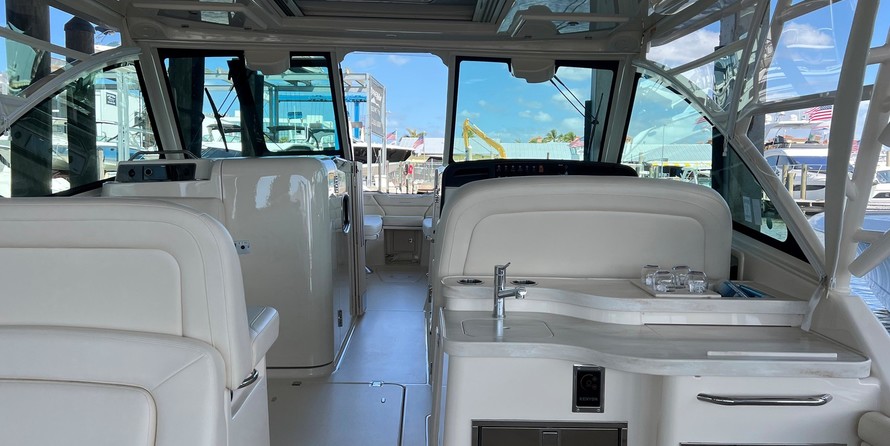 Grady-White Freedom 375