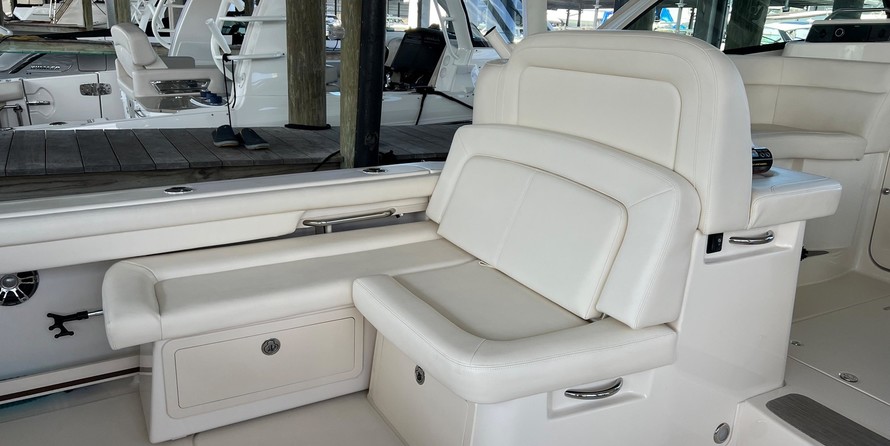 Grady-White Freedom 375