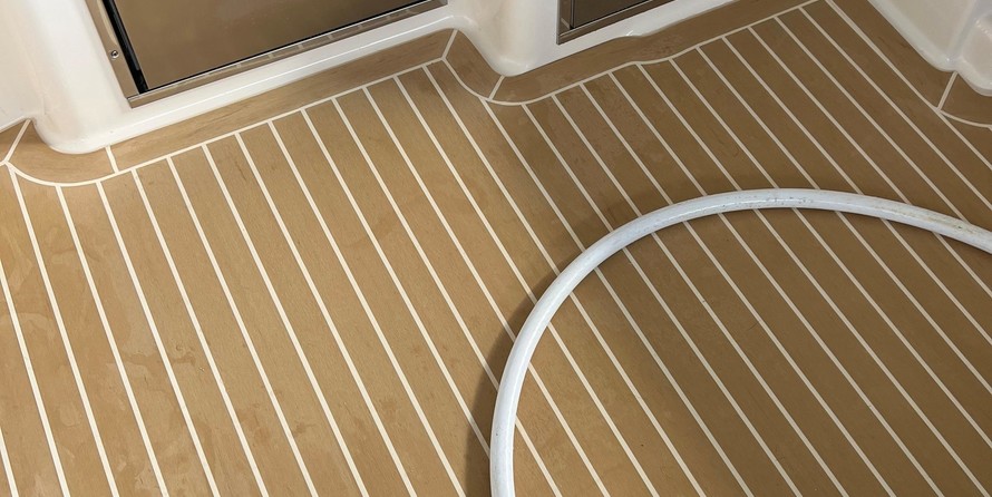 Grady-White Freedom 375