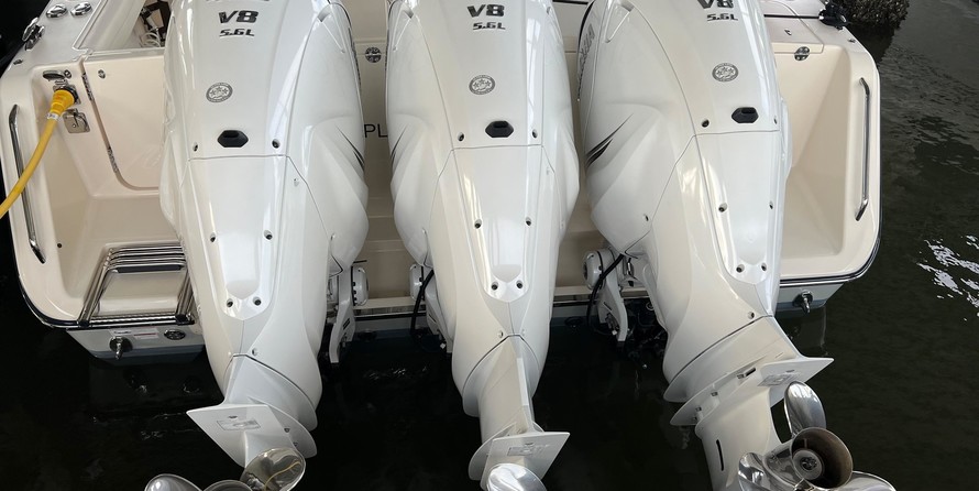 Grady-White Freedom 375