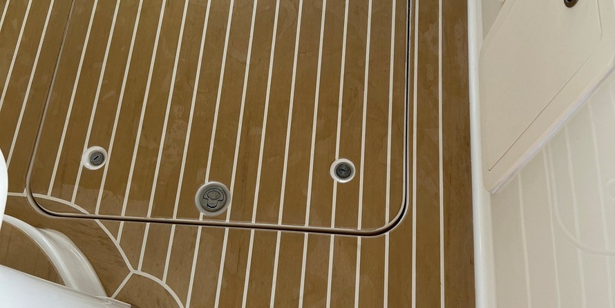 Grady-White Freedom 375