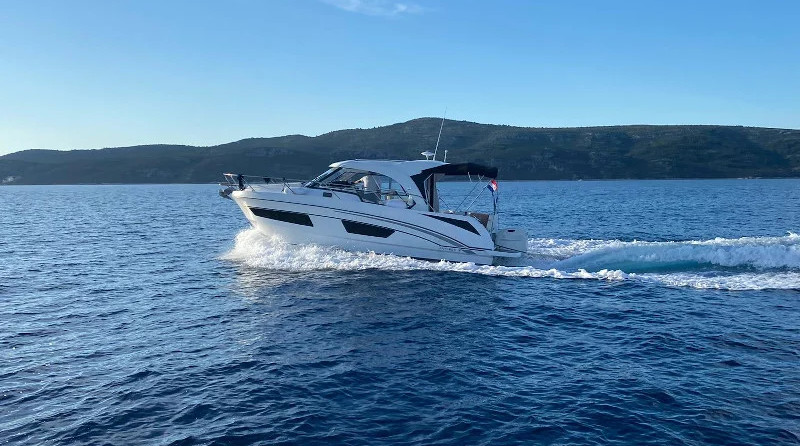 Beneteau Antares 9 OB