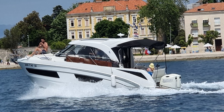 Beneteau Antares 9 OB