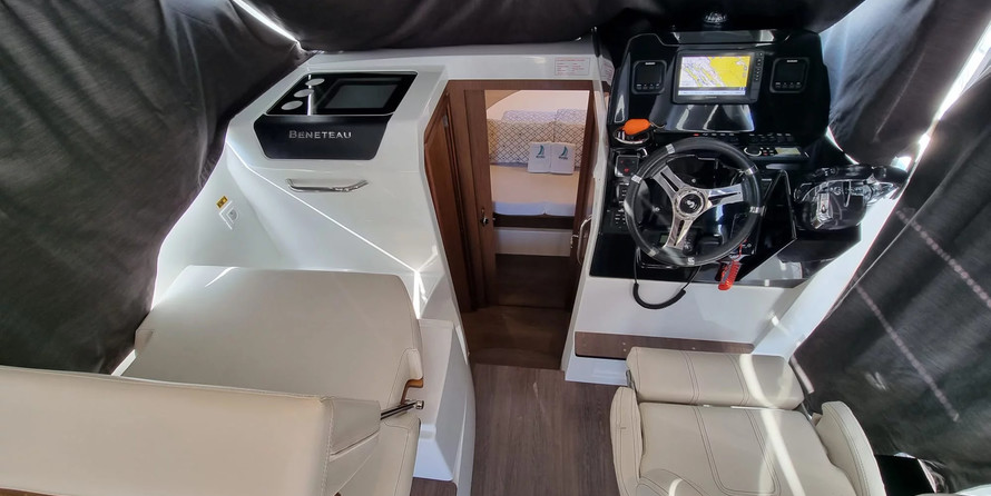 Beneteau Antares 9 OB