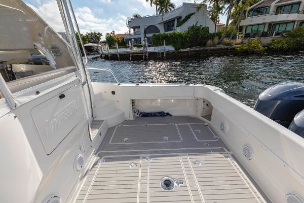 Intrepid 475 Sport Yacht