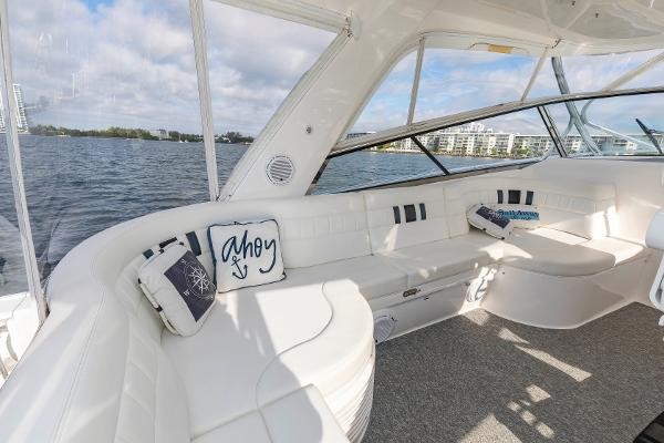 Intrepid 475 Sport Yacht