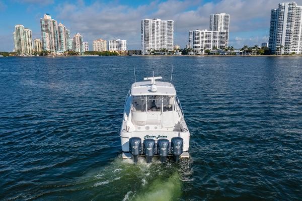 Intrepid 475 Sport Yacht