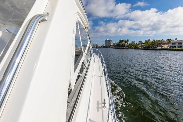 Intrepid 475 Sport Yacht