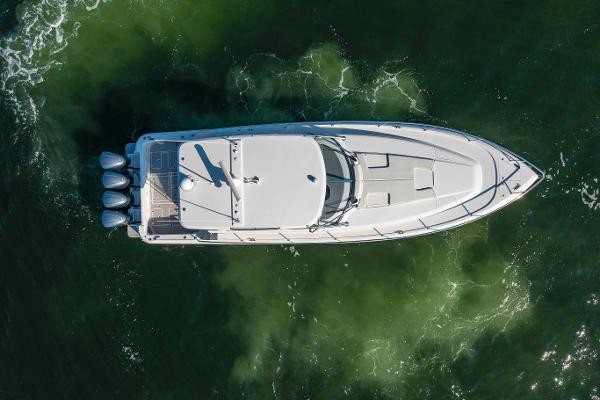 Intrepid 475 Sport Yacht