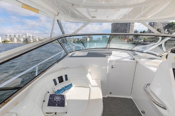 Intrepid 475 Sport Yacht