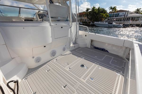 Intrepid 475 Sport Yacht