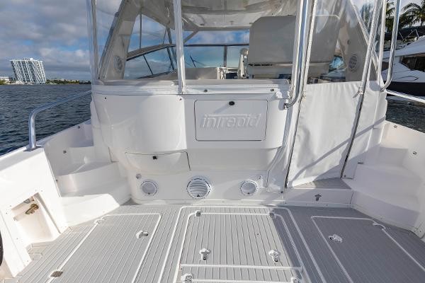 Intrepid 475 Sport Yacht