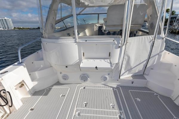 Intrepid 475 Sport Yacht