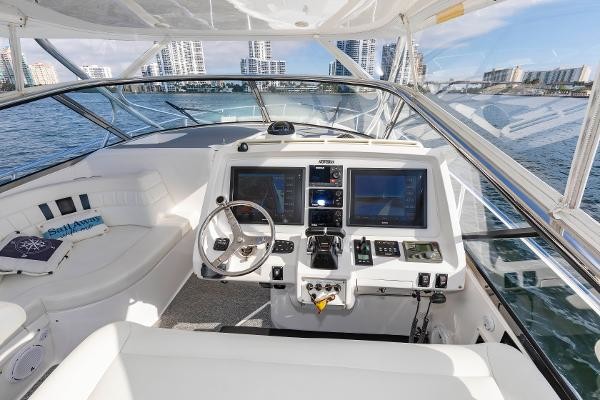 Intrepid 475 Sport Yacht