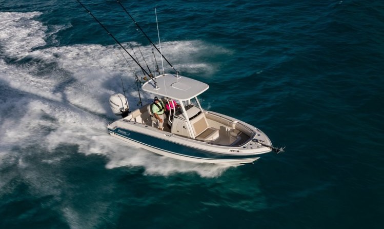 Boston Whaler 230 Outrage