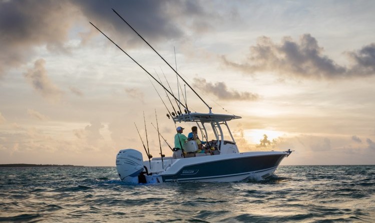Boston Whaler 230 Outrage