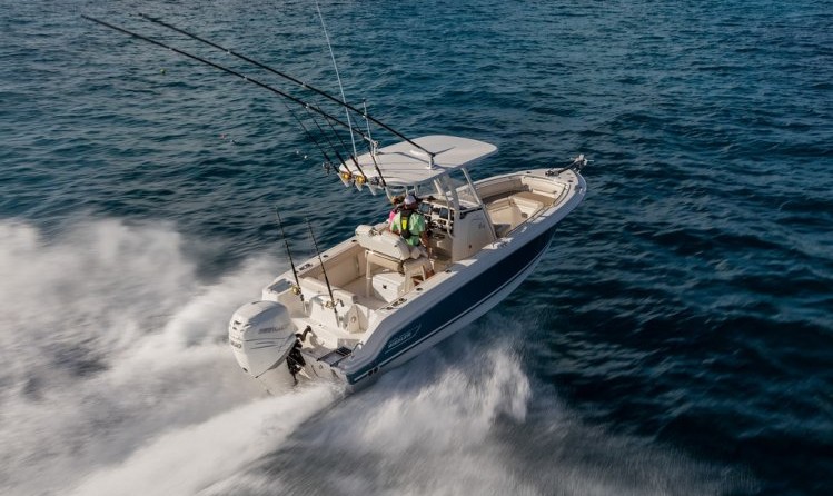 Boston Whaler 230 Outrage