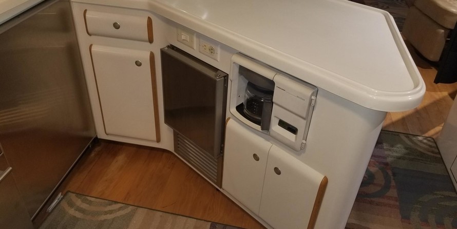 Sea Ray 550 Sedan Bridge