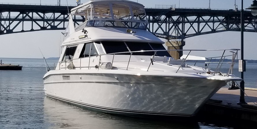 Sea Ray 550 Sedan Bridge
