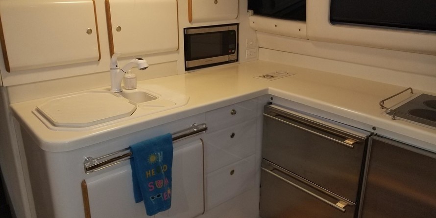 Sea Ray 550 Sedan Bridge