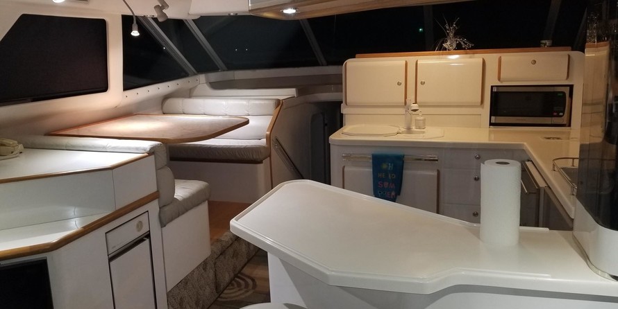 Sea Ray 550 Sedan Bridge