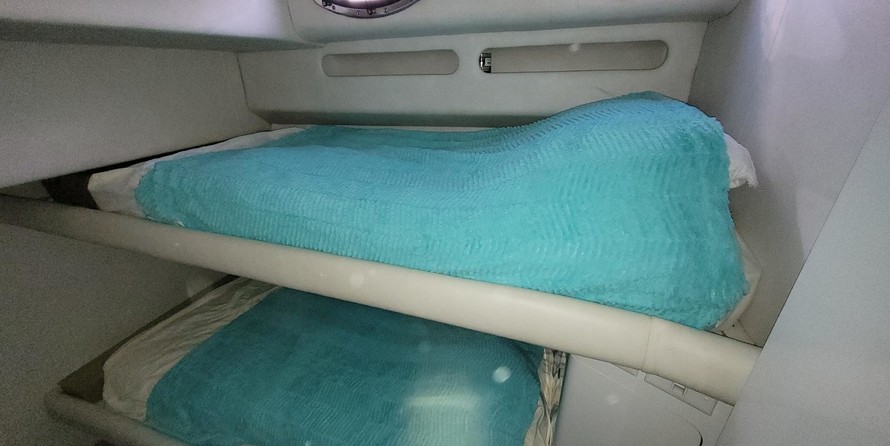 Sea Ray 550 Sedan Bridge