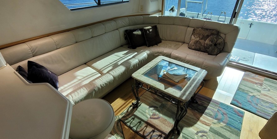Sea Ray 550 Sedan Bridge