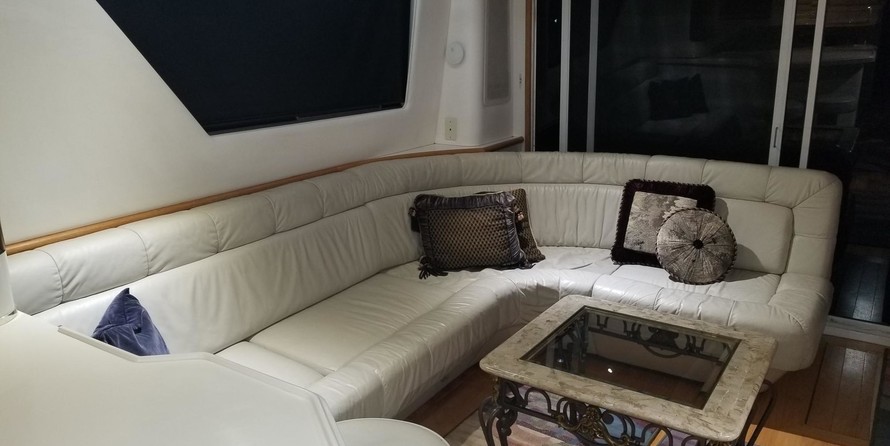 Sea Ray 550 Sedan Bridge