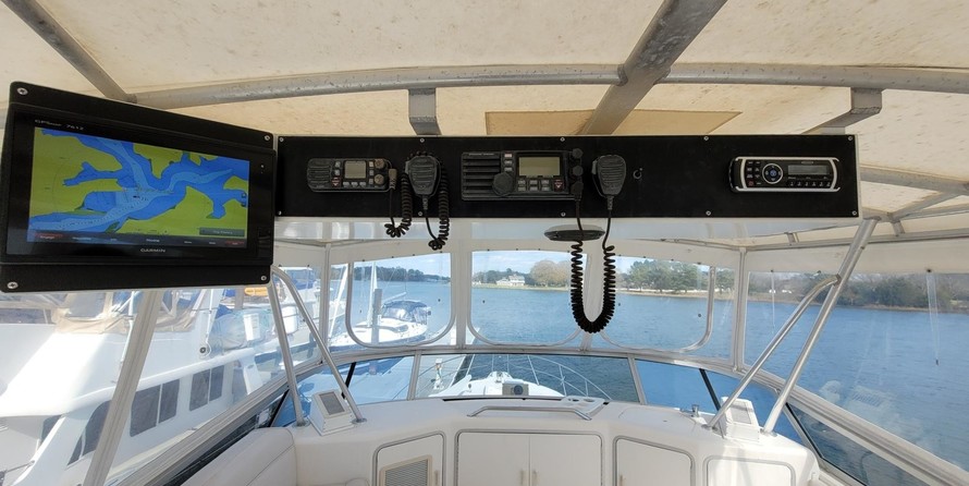 Sea Ray 550 Sedan Bridge