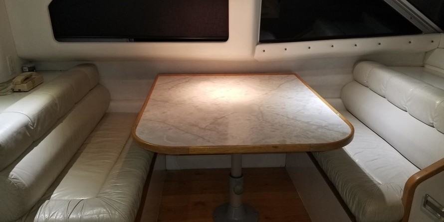 Sea Ray 550 Sedan Bridge