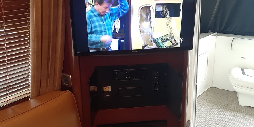 Sea ray 420 sedan bridge