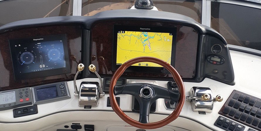 Sea ray 420 sedan bridge