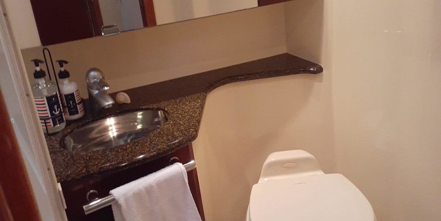 Sea ray 420 sedan bridge