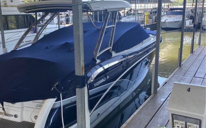 Formula 350 Crossover Bowrider