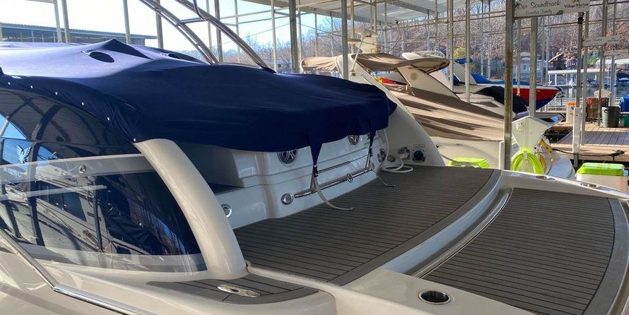 Formula 350 Crossover Bowrider