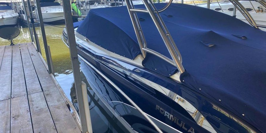 Formula 350 Crossover Bowrider