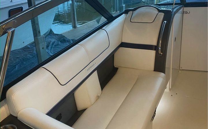 Formula 350 Crossover Bowrider