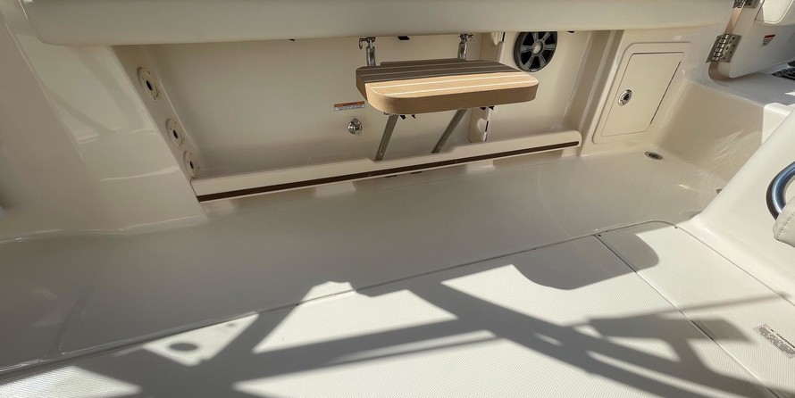 Grady-White Freedom 275